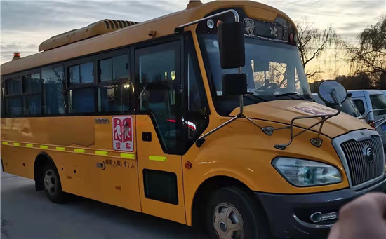 二手中小學校車